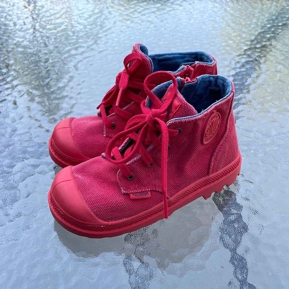 NWOT Palladium Pampa Hi Zipper Boot Cayenne Red